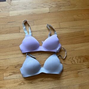 Victoria’s Secret tshirt lightly lined wireless bras